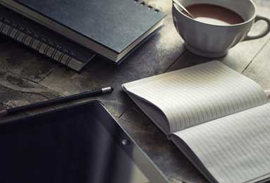 足坛荣耀与落寞：曼城进四强，姆巴佩演帽子戏法，大巴黎六冠王封神